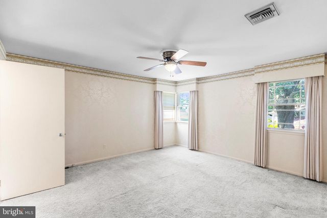 118 SHELBOURNE DR, York, PA 17403