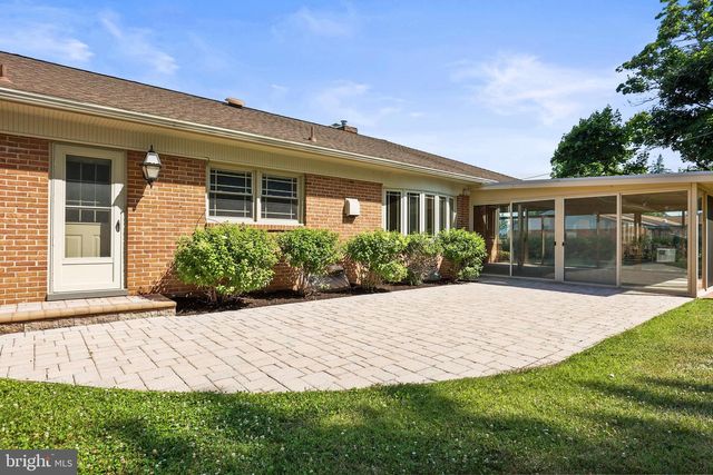 118 SHELBOURNE DR, York, PA 17403