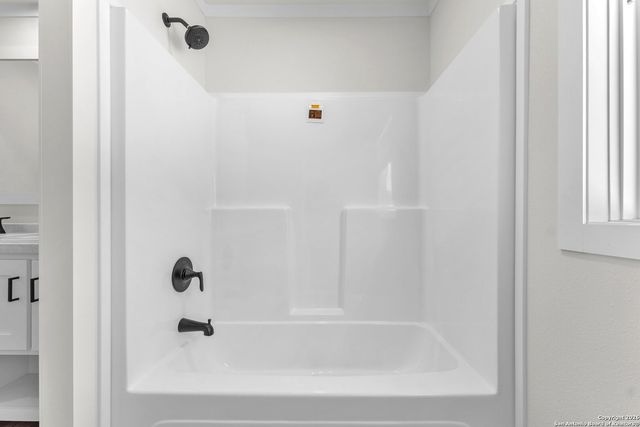 140 Syrah St, La Vernia, TX 78121