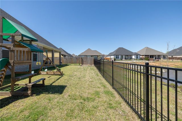 3402 E Greystone Drive, Fayetteville, AR 72764