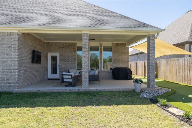 3402 E Greystone Drive, Fayetteville, AR 72764