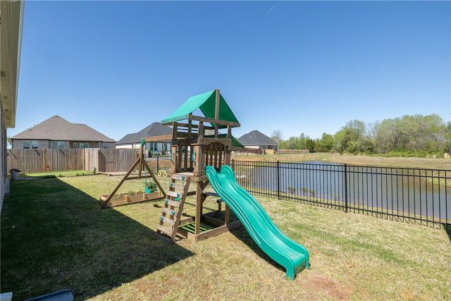 3402 E Greystone Drive, Fayetteville, AR 72764