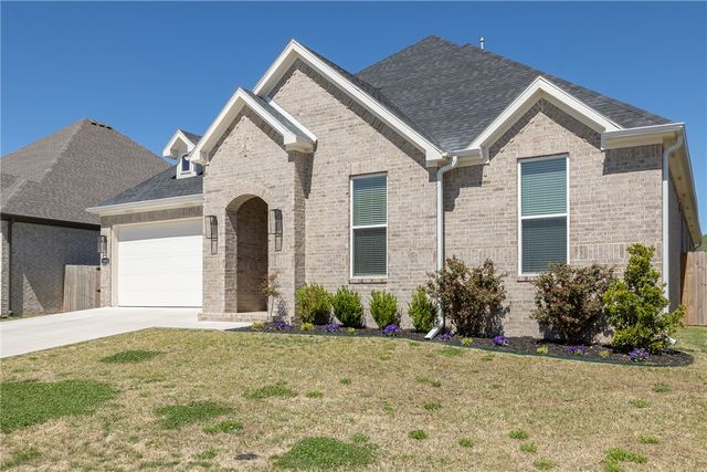 3402 E Greystone Drive, Fayetteville, AR 72764