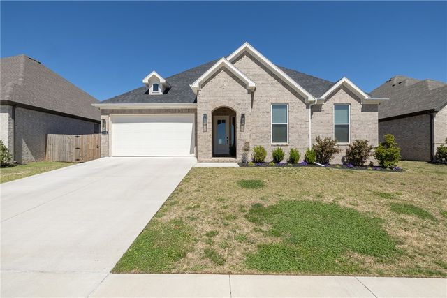3402 E Greystone Drive, Fayetteville, AR 72764