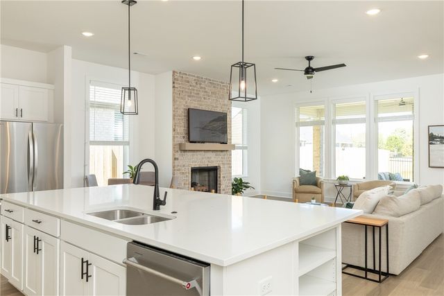 3402 E Greystone Drive, Fayetteville, AR 72764