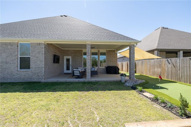 3402 E Greystone Drive, Fayetteville, AR 72764