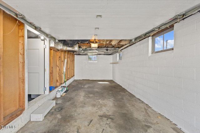 129 Cherrywood Lane, Bristol, TN 37620