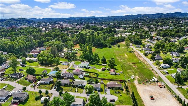 129 Cherrywood Lane, Bristol, TN 37620