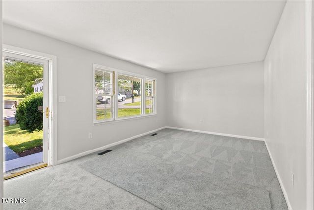 129 Cherrywood Lane, Bristol, TN 37620
