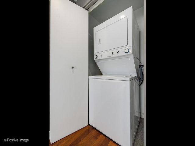 130 N GARLAND Court 1701, Chicago, IL 60602