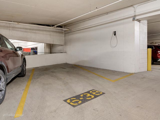 130 N GARLAND Court 1701, Chicago, IL 60602