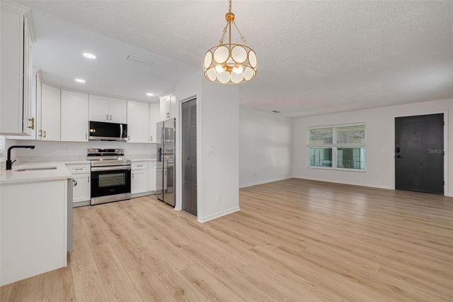 544 93RD AVENUE N, St Petersburg, FL 33702