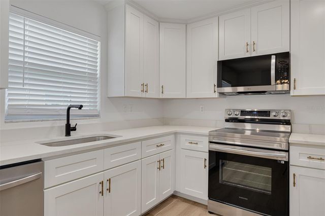 544 93RD AVENUE N, St Petersburg, FL 33702
