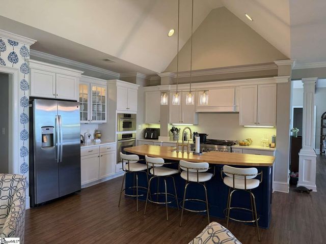 406 Commonwealth Drive, Ninety Six, SC 29666