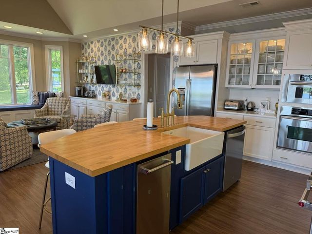 406 Commonwealth Drive, Ninety Six, SC 29666
