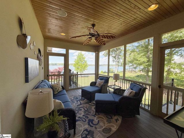 406 Commonwealth Drive, Ninety Six, SC 29666