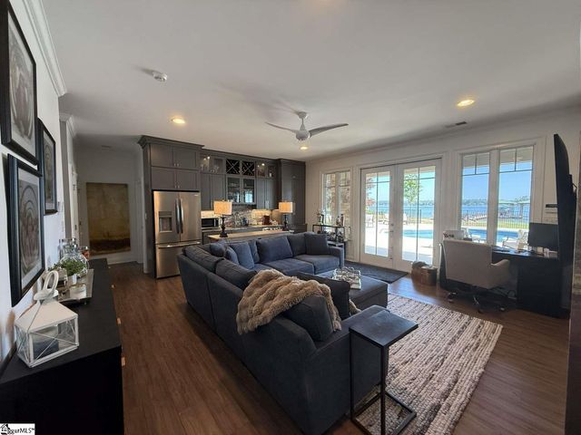 406 Commonwealth Drive, Ninety Six, SC 29666