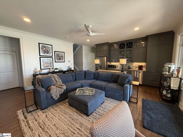 406 Commonwealth Drive, Ninety Six, SC 29666