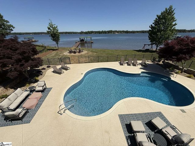 406 Commonwealth Drive, Ninety Six, SC 29666