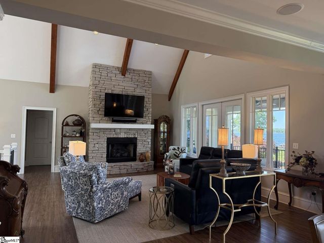406 Commonwealth Drive, Ninety Six, SC 29666