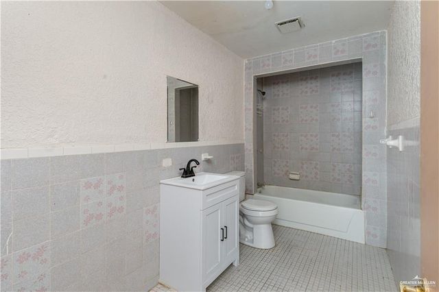 933 E 4th Street, Roma, TX 78584