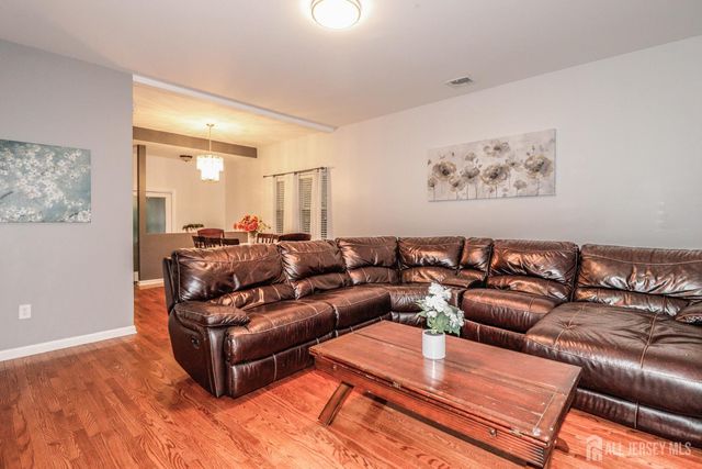 134 Atlantic Street, Menlo Park Terrace, NJ 08840