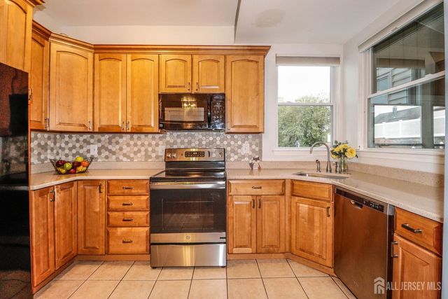 134 Atlantic Street, Menlo Park Terrace, NJ 08840