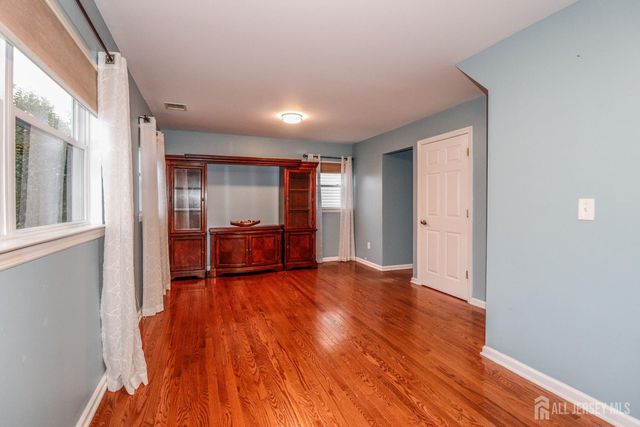 134 Atlantic Street, Menlo Park Terrace, NJ 08840