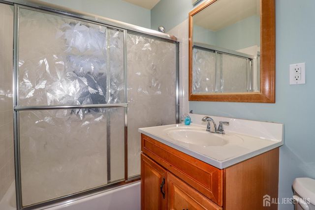134 Atlantic Street, Menlo Park Terrace, NJ 08840