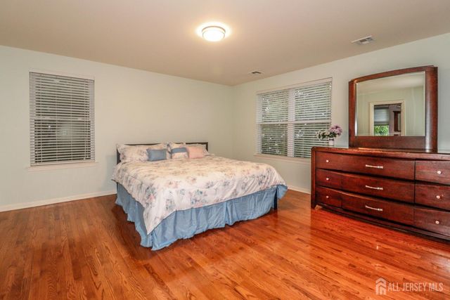 134 Atlantic Street, Menlo Park Terrace, NJ 08840