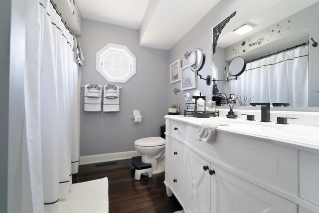 1552 W 99th Avenue, Crown Point, IN 46307