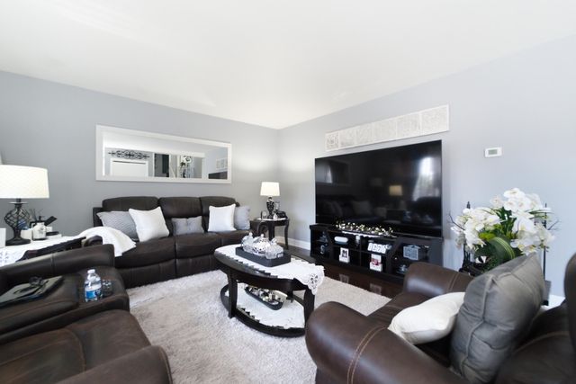 1552 W 99th Avenue, Crown Point, IN 46307