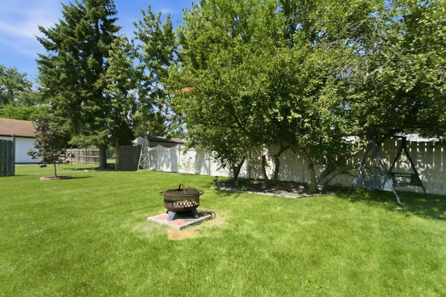 1552 W 99th Avenue, Crown Point, IN 46307