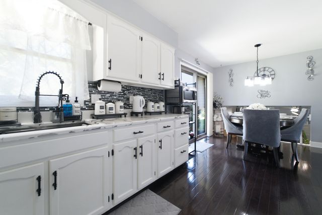 1552 W 99th Avenue, Crown Point, IN 46307