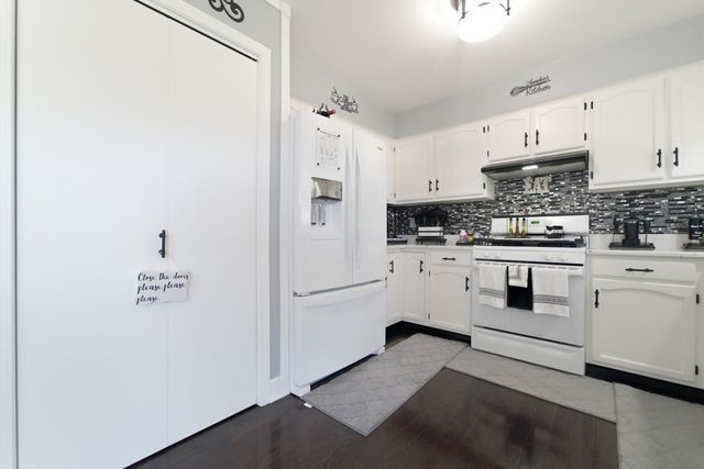 1552 W 99th Avenue, Crown Point, IN 46307