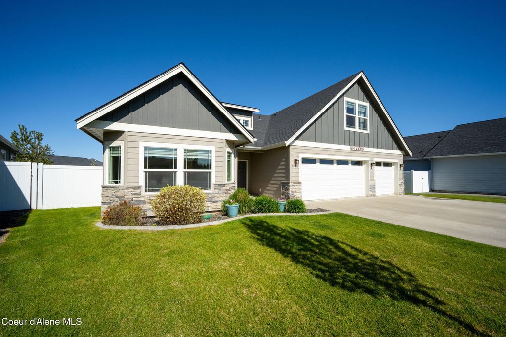 13395 N SHIMMERING CT, Rathdrum, ID 83858