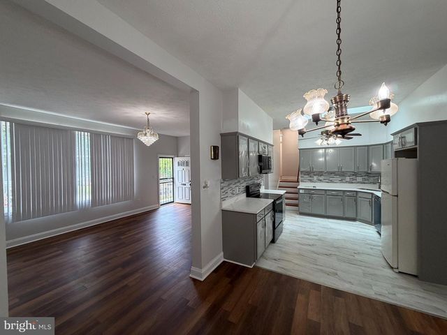 5825 LAMONT DR, New Carrollton, MD 20784