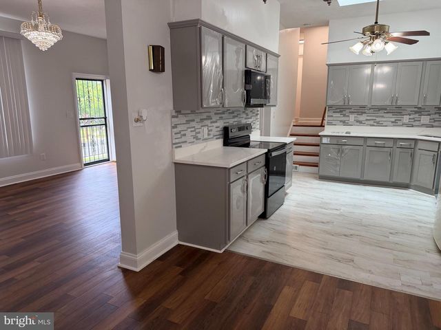 5825 LAMONT DR, New Carrollton, MD 20784