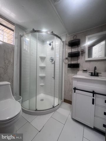 5825 LAMONT DR, New Carrollton, MD 20784