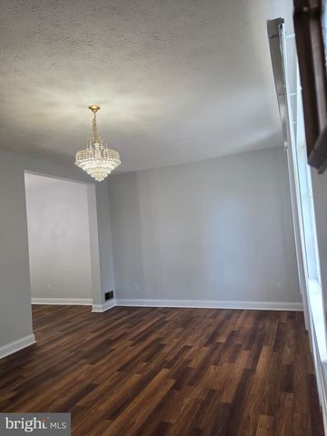 5825 LAMONT DR, New Carrollton, MD 20784