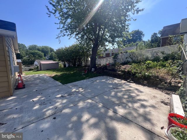 5825 LAMONT DR, New Carrollton, MD 20784