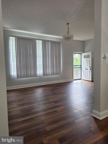 5825 LAMONT DR, New Carrollton, MD 20784
