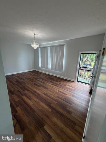 5825 LAMONT DR, New Carrollton, MD 20784