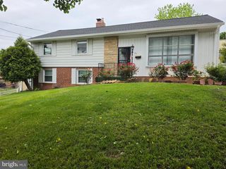 5825 LAMONT DR, New Carrollton, MD 20784