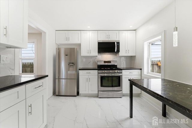 16 Steiner Place, North Plainfield, NJ 07060