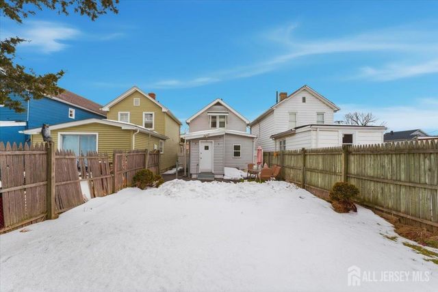 16 Steiner Place, North Plainfield, NJ 07060