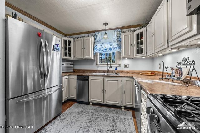 4346 Rendezvous Circle, Anchorage, AK 99504