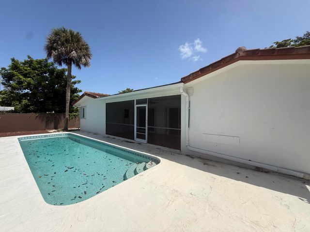 7823 NW 40TH Street, Coral Springs, FL 33065