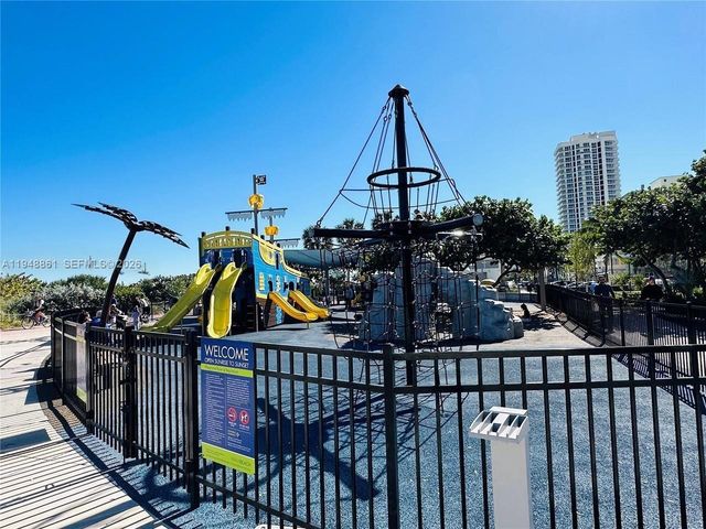 7700 Collins Ave 5, Miami Beach, FL 33141