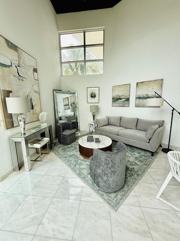 7700 Collins Ave 5, Miami Beach, FL 33141